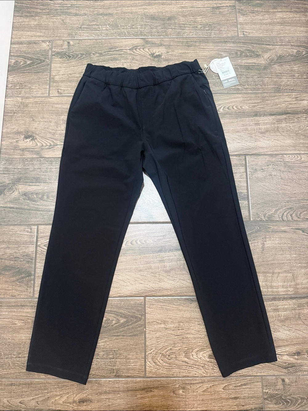 Vuori Miles Ankle Pant. NWT. Black.